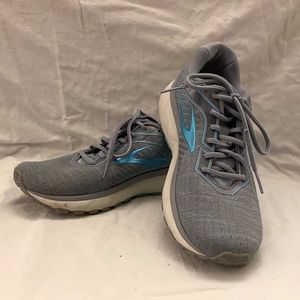 Women's Brooks Running Shoes. Ghost. Size 10.
